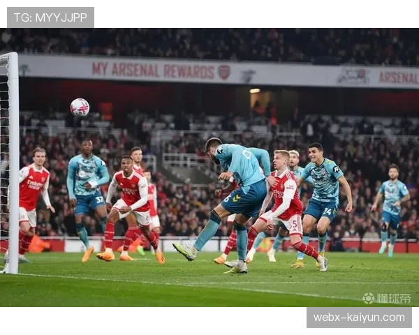 兰斯中场核心接受专访，解析球队快速转换战术的默契形成